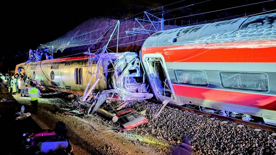 Al menos 21 muertos en el accidente de dos trenes en Adamuz, Córdoba
