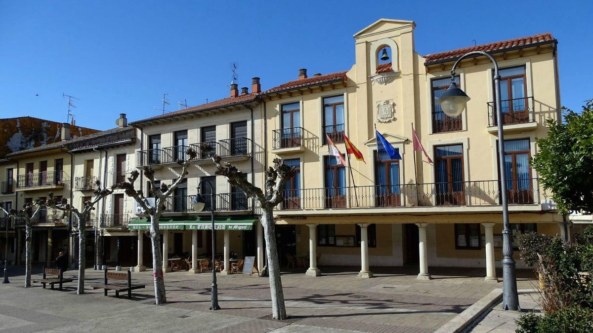 Polémica en Sahagún: UPL cuestiona que una concejala del PP se presente a una oposición del Ayuntamiento
