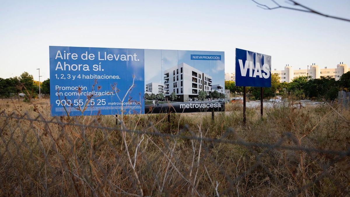 Promociones de obra nueva en el polígono de Nou Llevant, el barrio con el que hace frontera La Soledat.