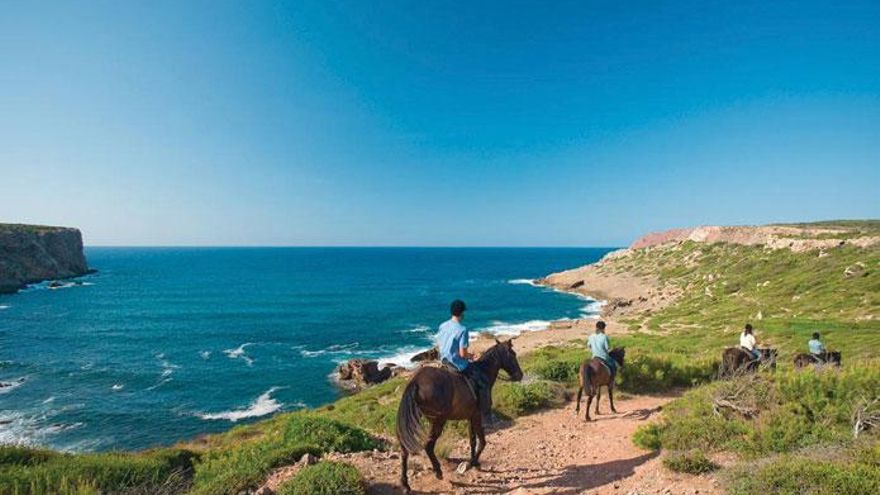 Ni el Caminito del Rey ni el Cares: una ruta de senderismo espectacular que hacer en España