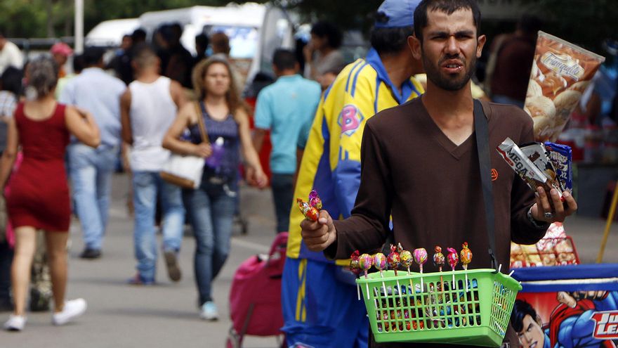 El comercio informal es la principal fuente de empleo para los venezolanos en Colombia