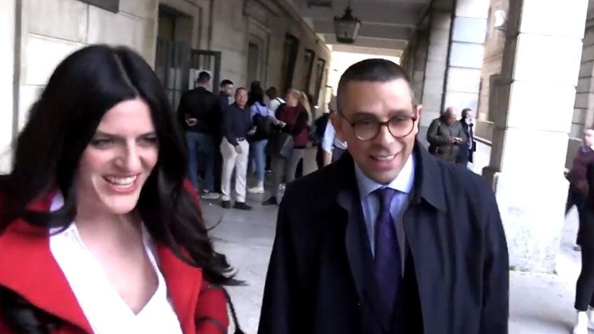 Los abogados de María León a la salida de las comparecencias