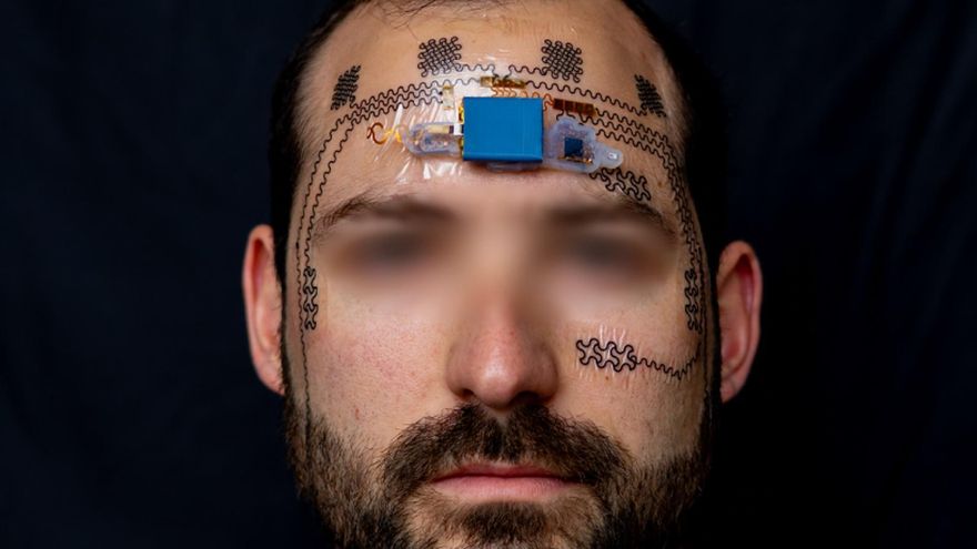 Crean un "tatuaje" electrónico y no permanente que mide la tensión mental