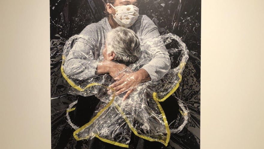 Granjas de cerdos y bebés hiperrealistas se cuelan en un World Press Photo invadido por la pandemia