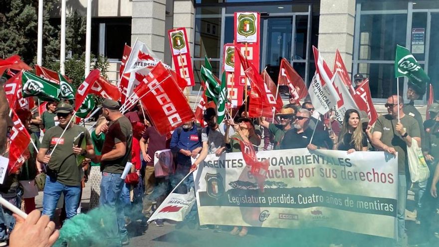 Convocan una "gran manifestación" en defensa del cuerpo de agentes medioambientales de Castilla-La Mancha