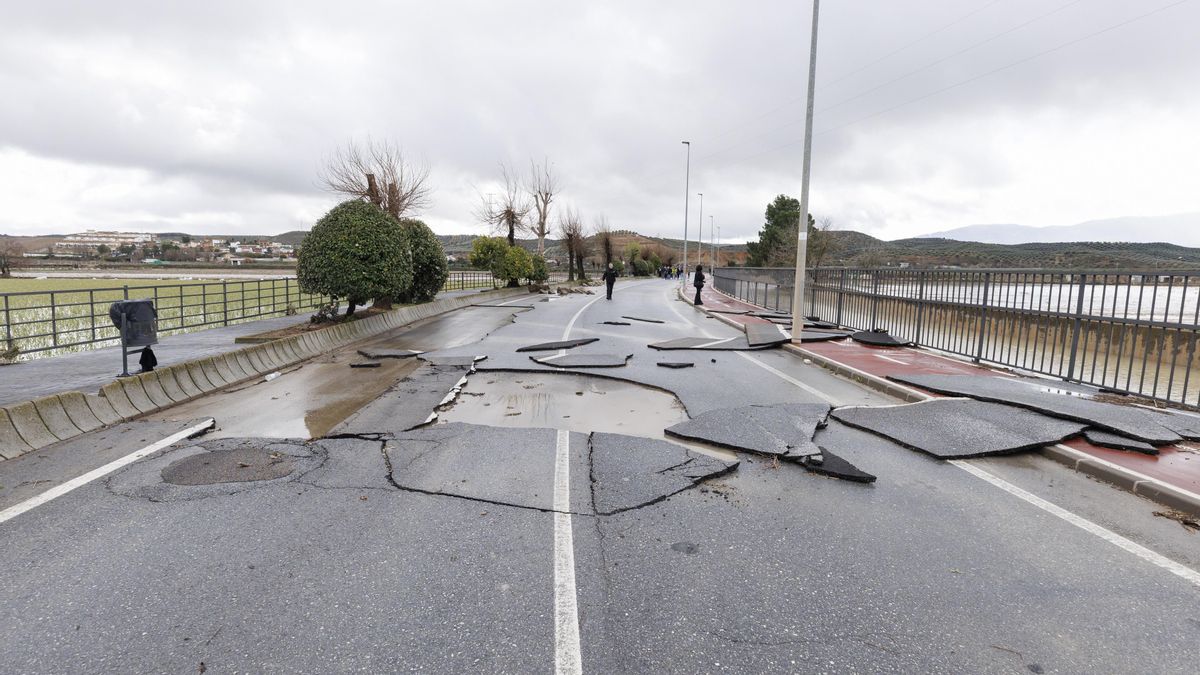 El temporal mantiene cortadas 106 carreteras en Andalucía y provoca nuevos desprendimientos sin causar heridos