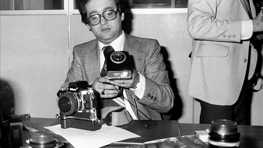 Un fotógrafo del 23-F cree que aún hay zonas oscuras que deben ver la luz