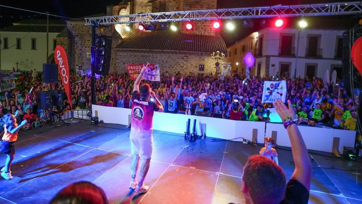 Más de 1.000 personas convertirán a Dos Torres en el mayor tablero de juego y diversión al aire libre de Andalucía