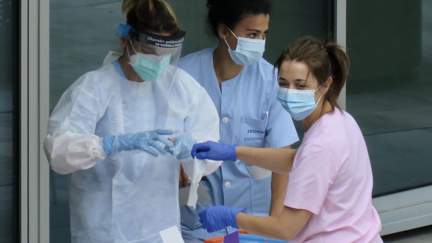 Sanitarias realizan test PCR a conductores de vehículos en Gipuzkoa