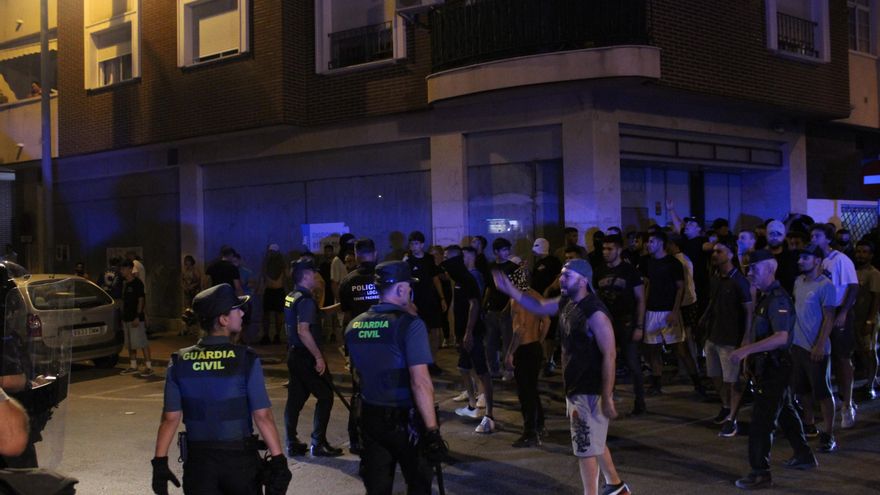 Una fruta extraña que cuelga de los árboles