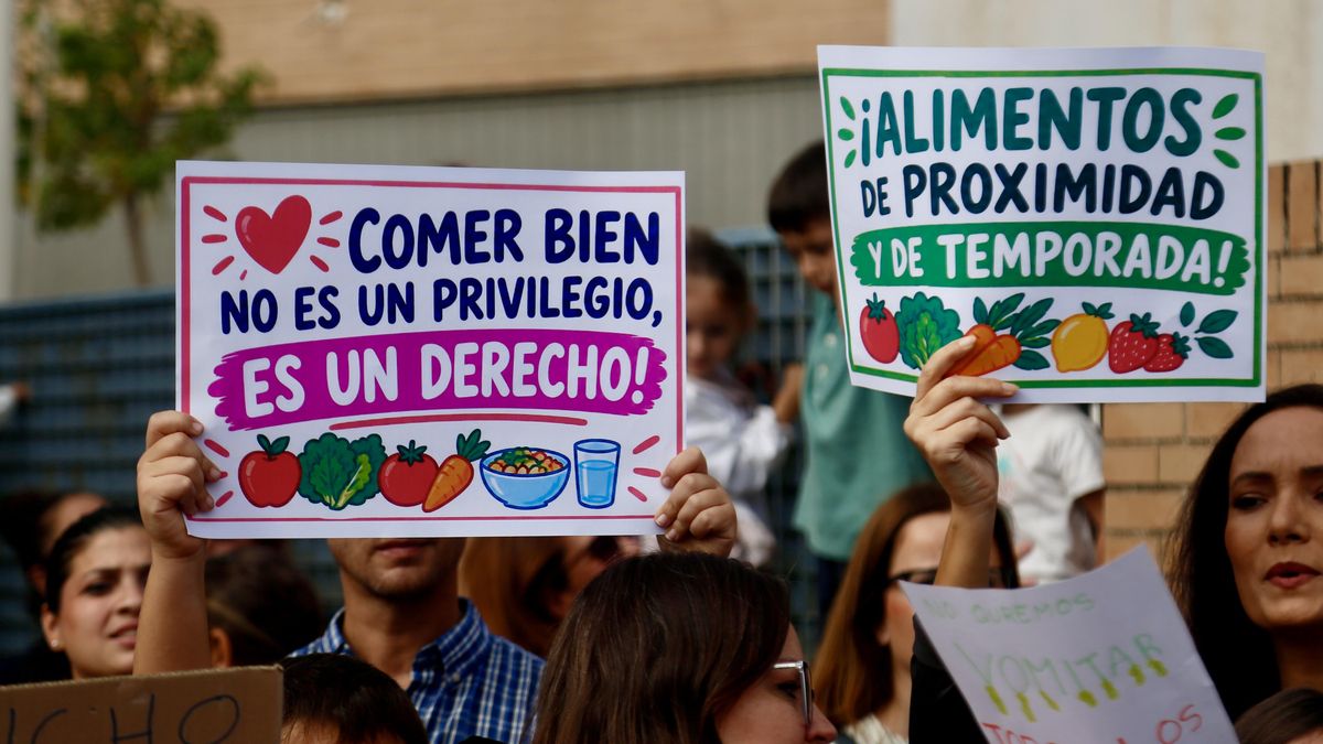 Protesta por el comedor en el CEIP Noreña de Córdoba