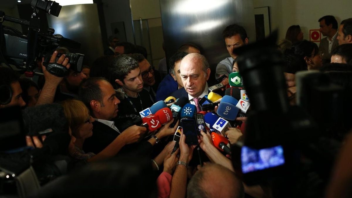 Fernández Díaz dice en el aniversario del fin de ETA que la dispersión podría replantearse si la banda se disuelve