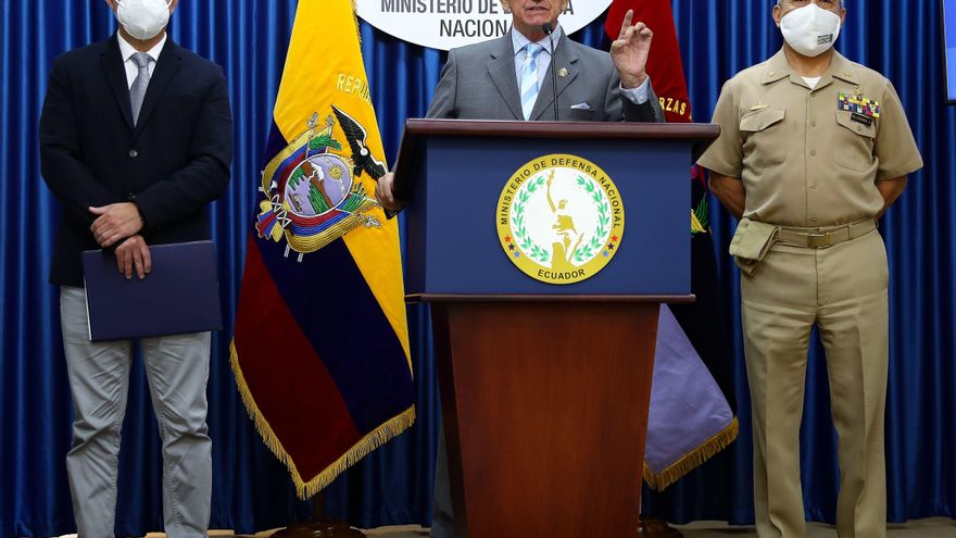 Ecuador advierte con incautar buques foráneos si ingresan en su territorio