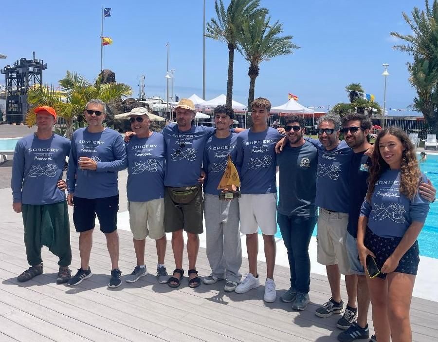 Tripulación del Sorcery.