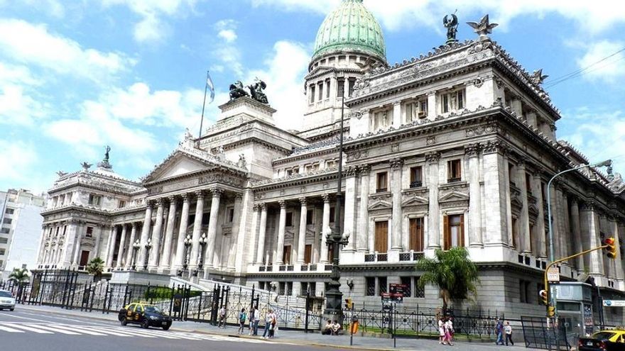 Trabajadores y autoridades del Congreso alcanzan un acuerdo salarial y el pago de un bono de 100 mil pesos