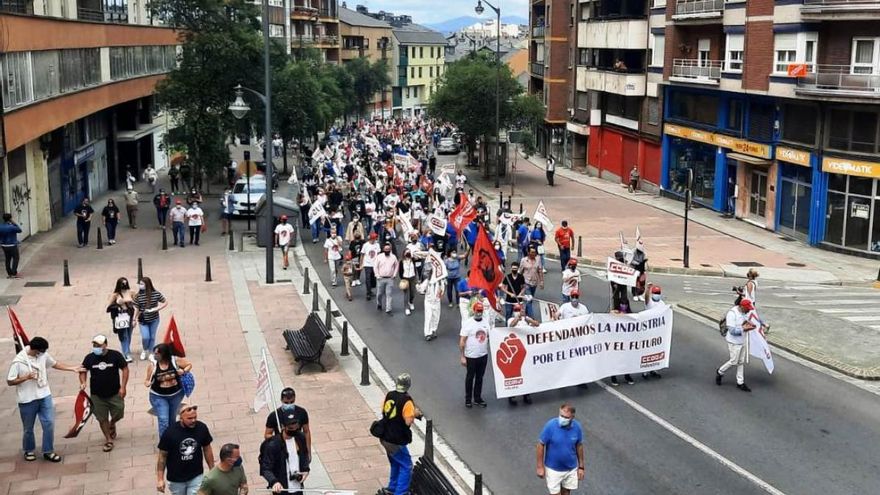Manifestación contra los despidos de LM en Ponferrada