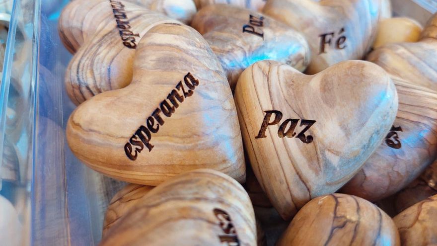 Gloria, artesana palestina en la Feria Internacional de Toledo: “En Belén ya no tenemos ni turistas ni ingresos”