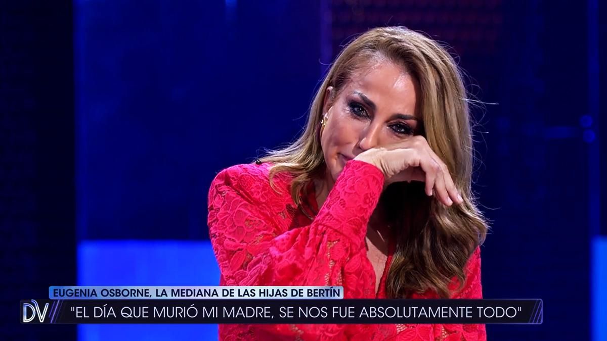 Beatriz Archidona rompió a llorar en 'De Viernes' con el testimonio de Eugenia Osborne: "Ella ha pasado por lo mismo"