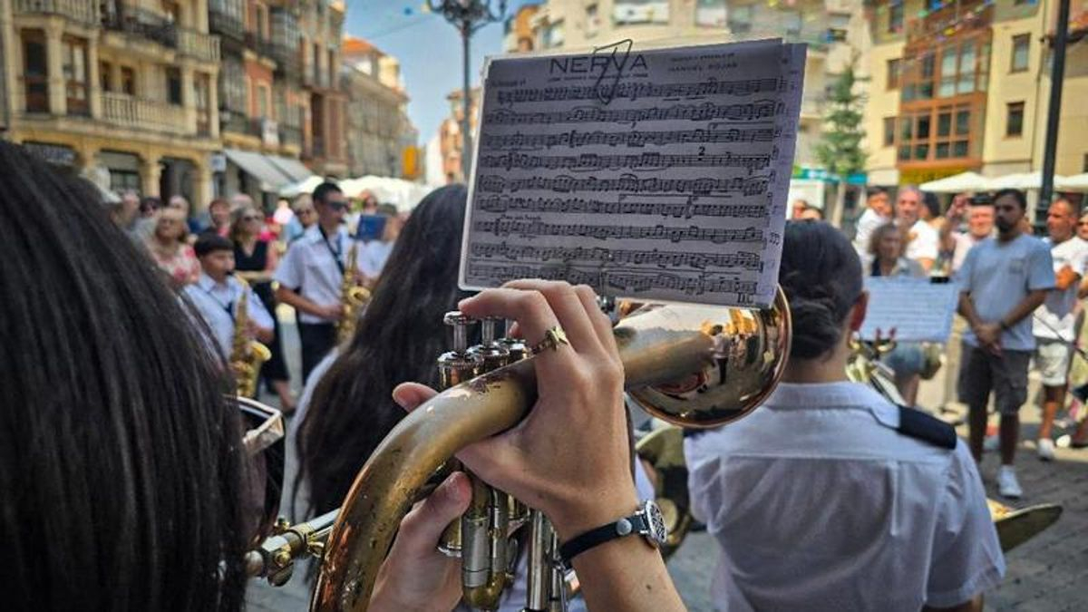 UPL denuncia "el desgobierno del PP y Vox" en las fiestas de La Bañeza y exige trasparencia sobre su coste