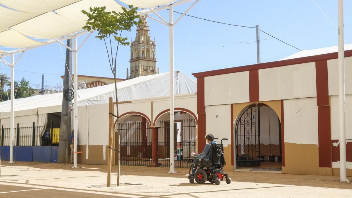 Persona con movilidad reducida en la Feria de la Salud 2026