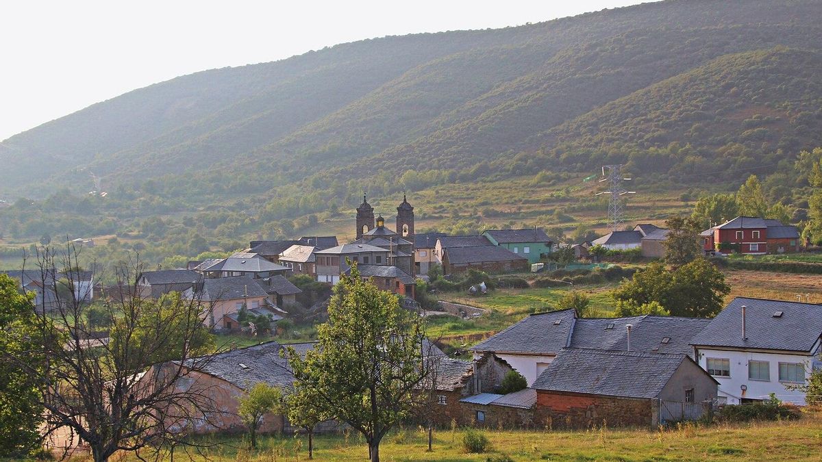Panorámica del pueblo de Langre (Berlanga del Bierzo).