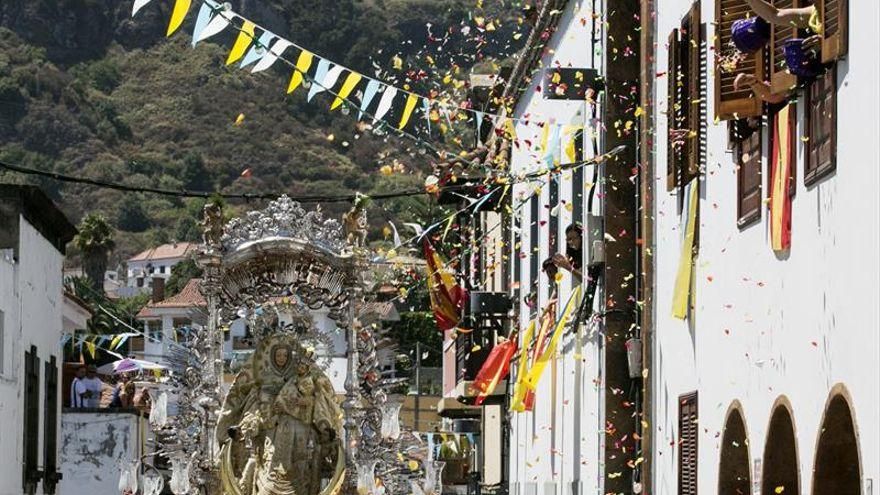 Teror no cerrará las vías al tráfico por El Pino, pero pide a la población que no acuda de forma masiva