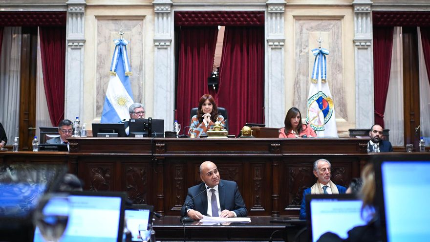 En el Senado, Manzur admitió que el Gobierno evalúa una suba de un 40% en el boleto de colectivos en el AMBA