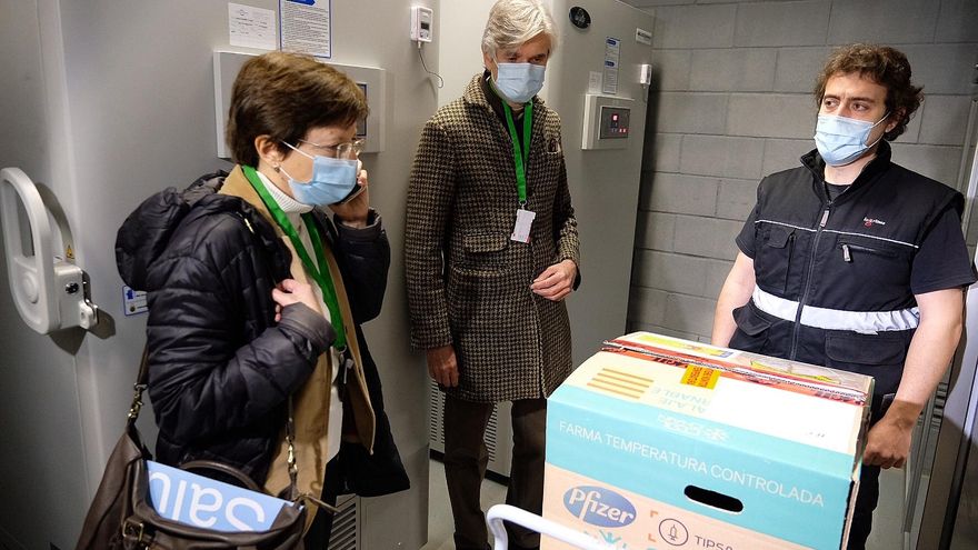 El secretario de Salud Pública, Josep Maria Argimon, en el momento de la llegada de las vacunas a Catalunya.