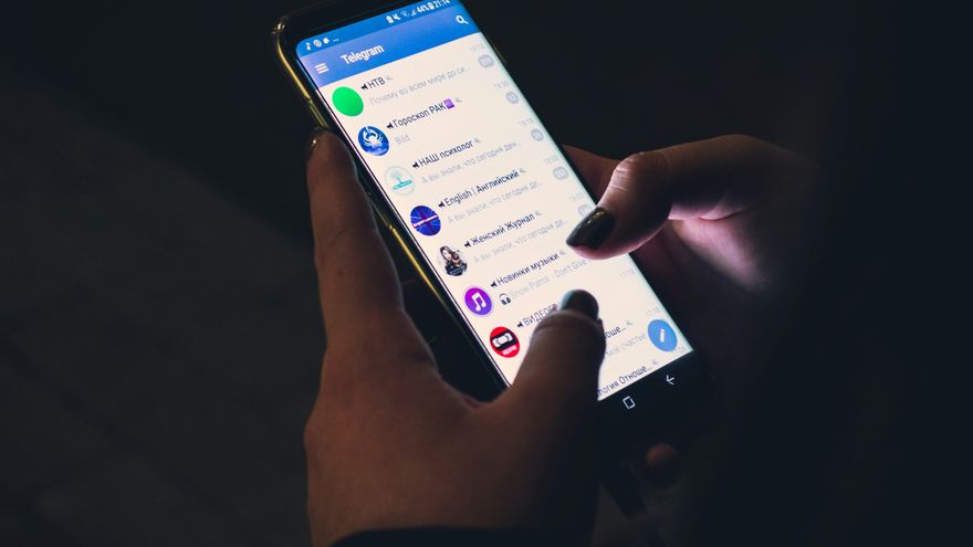 Almacenamiento y mensajes programados: cómo sacar el máximo partido a Telegram si es la app que usas para trabajar o chatear