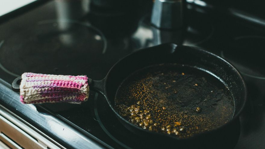 El truco para recuperar el brillo y limpieza originales de las sartenes