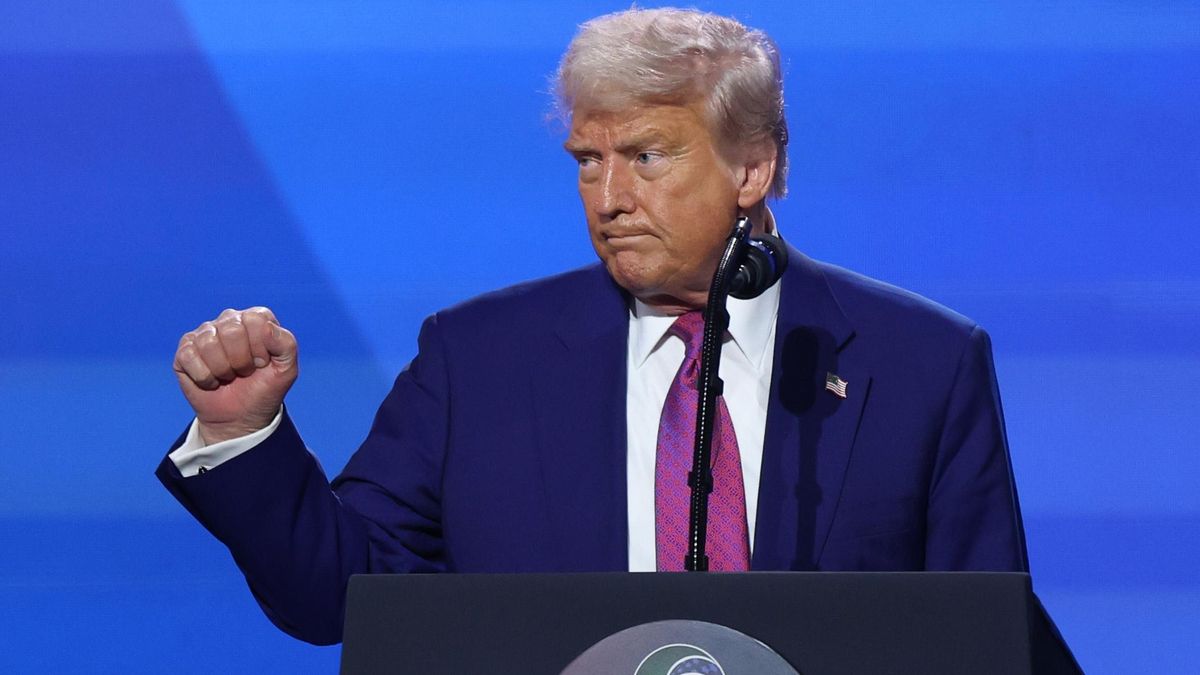 Imagen del 13 de mayo de 2025 del presidente de Estados Unidos, Donald Trump, en un foro de inversiones en Riad. EFE/EPA/ALI HAIDER