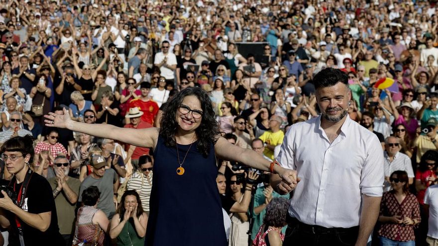 Mónica Oltra y Gabriel Rufián en el acto que han celebrado en Valencia.