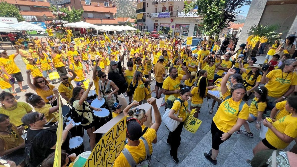 Familias y trabajadores de un colegio de Madrid denuncian “motivaciones políticas” detrás del cierre del centro