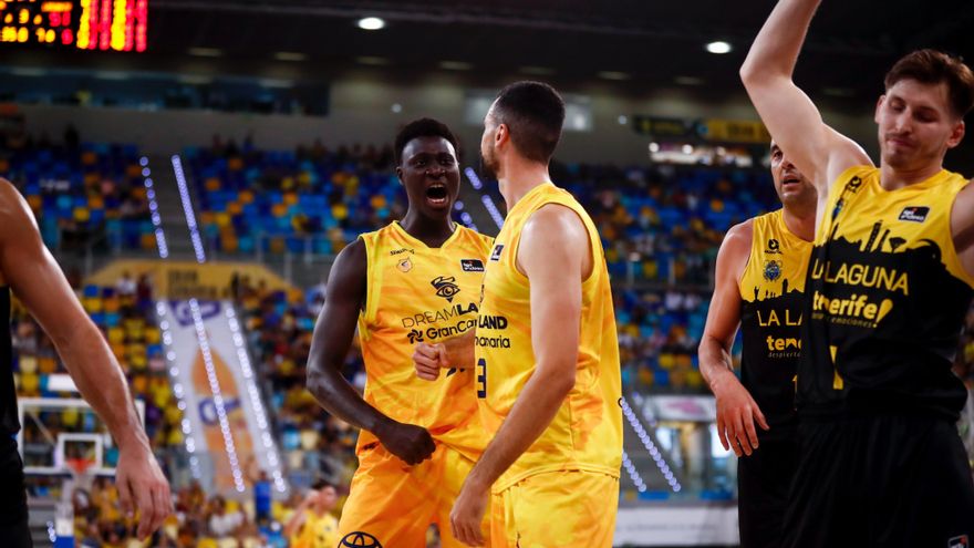 El primer derbi de la temporada llega al Santiago Martín