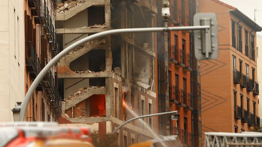 La explosión de un edificio en el centro de Madrid, en imágenes