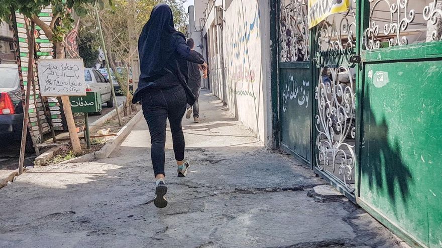 Adiós a la Policía de la moral en Irán, pero el velo permanecerá