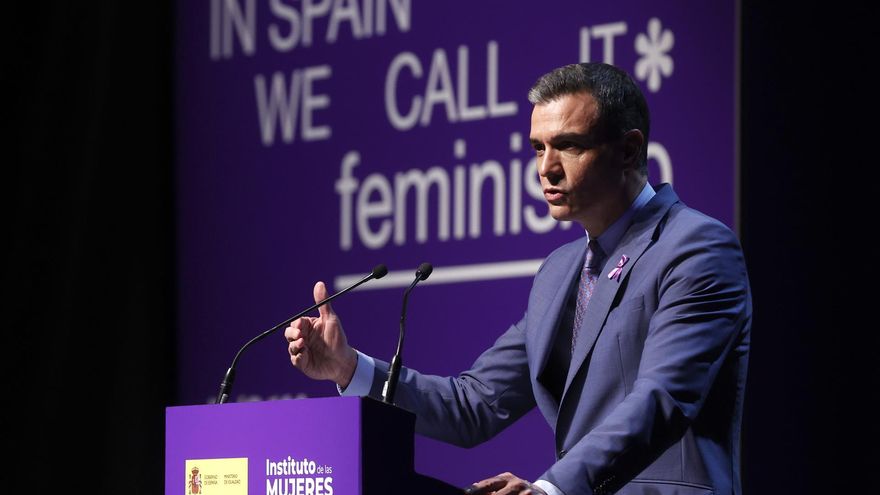 El presidente del Gobierno, Pedro Sánchez, participa en el acto conmemorativo del Día Internacional de las Mujeres organizado por el Ministerio de Igualdad y el Instituto de las Mujeres en el Círculo de Bellas Artes de Madrid