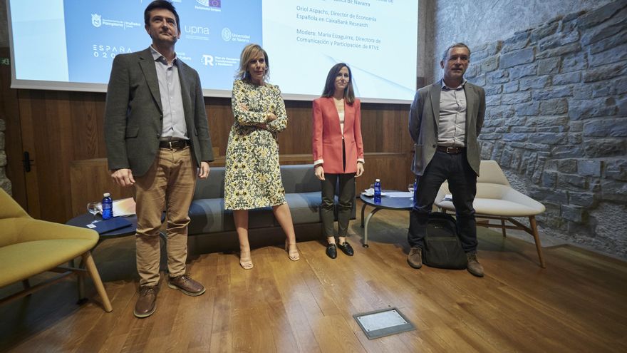 (I-D): Oriol Aspachs, Director De Economía Española En Caixabank Research, María Eizaguirre, Directora De Comunicación Y Participación De RTVE, Ione Belarra, Ministra De Derechos Sociales Y Miguel Laparra, Profesor De Política Social De La UPNA.