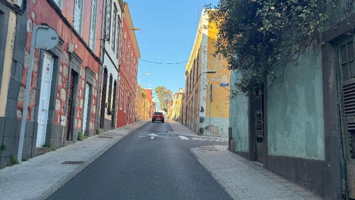La calle Doctor Vicente Navarro Marco a la altura del casco viejo de Tafira Alta.