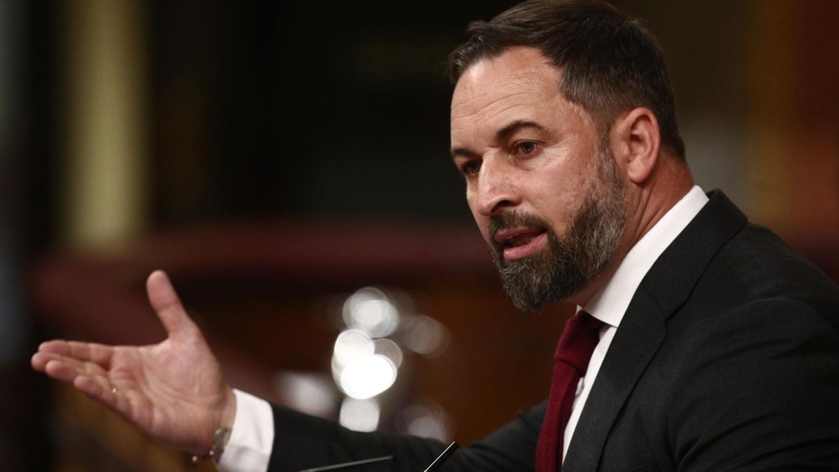 Archivo - El líder de Vox, Santiago Abascal, en la tribuna del Congreso de los Diputados.
