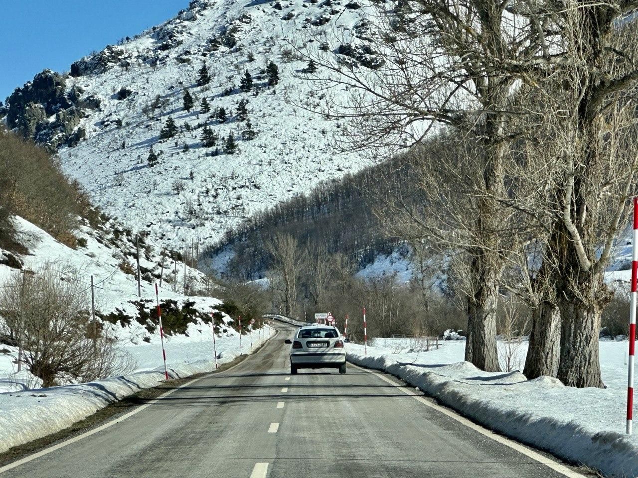 Circulando tras el temporal de nieve.