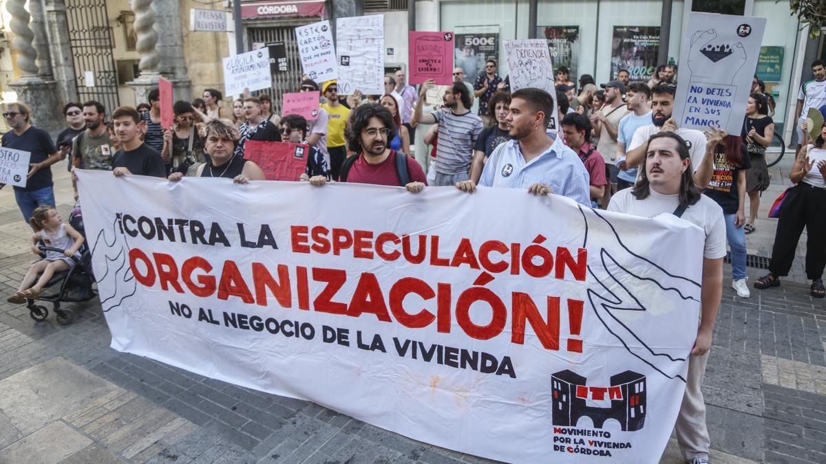 Concentración por la vivienda en Córdoba