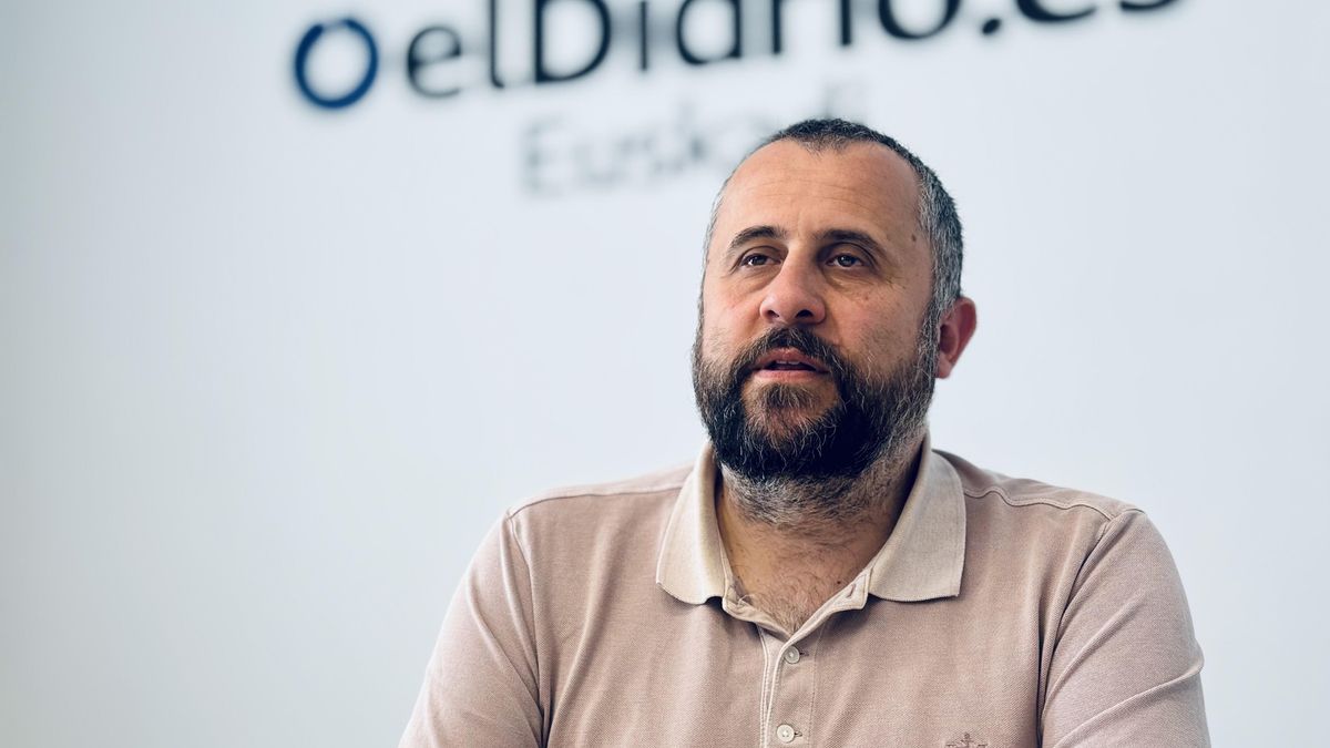 Alberto Alonso, en la redacción de elDiario.es/Euskadi en Vitoria