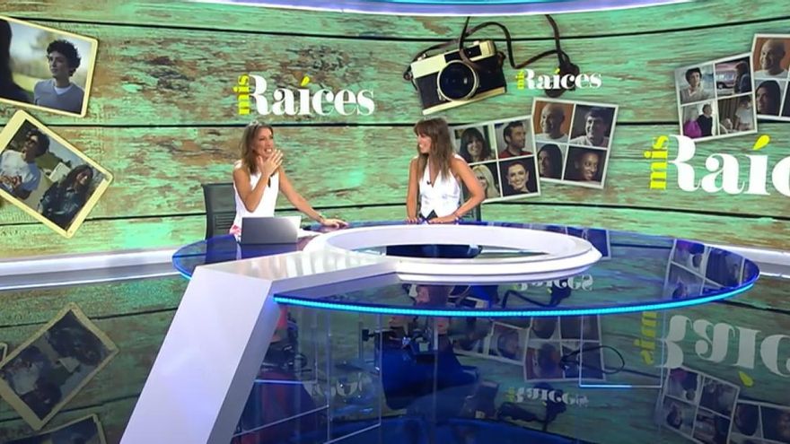 Isabel Jiménez volvió a Informativos Telecinco en sus vacaciones... para ser entrevistada en plató: "Qué raro se hace"