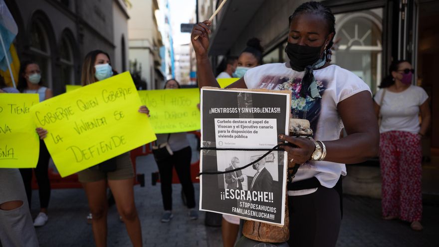 Mari Da Silva en la manifestación contra los desahucios celebrada en Santa Cruz