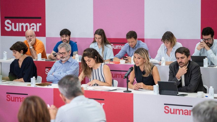 Sumar elige una dirección transitoria formada por Lara Hernández, Elizabeth Duval, Txema Guijarro y Rosa Martínez