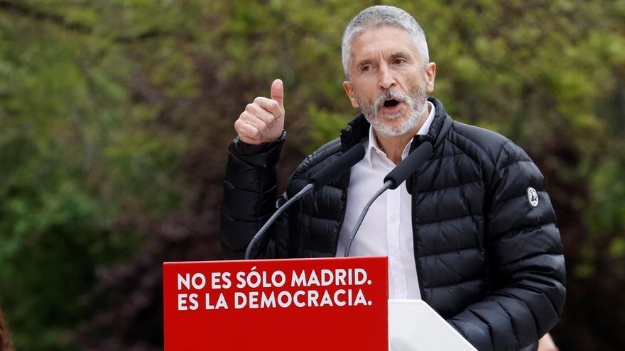 El ministro del Interior, Fernando Grande-Marlaska, durante un acto de campaña del candidato socialista a las elecciones de la Comunidad de Madrid, Ángel Gabilondo. EFE/Chema Moya