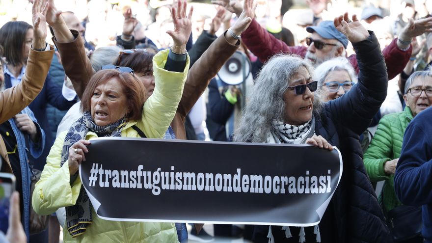 El voto de la tránsfuga María Reigosa convierte a Elena Candia en la primera alcaldesa del PP en Lugo tras 27 años