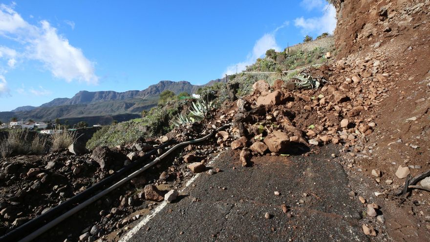 Derrumbe en la GC-654, entre Taidía y Risco Blanco. (ALEJANDRO RAMOS)