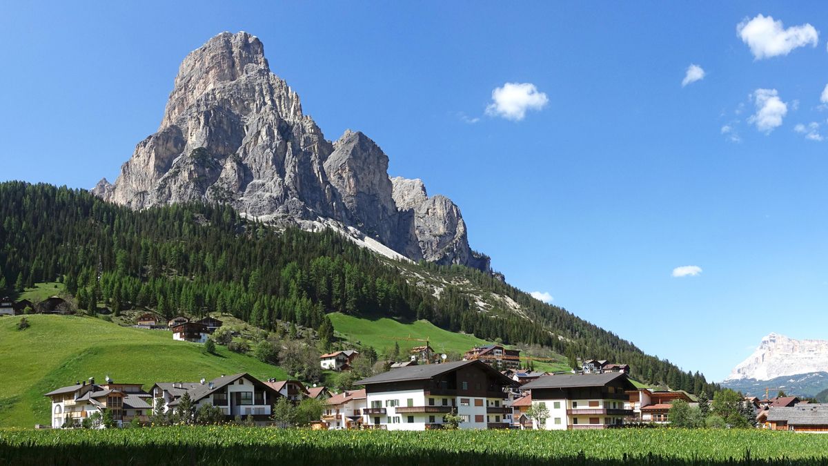 Hotel Sassongher en Corvara, al pie de las Dolomitas